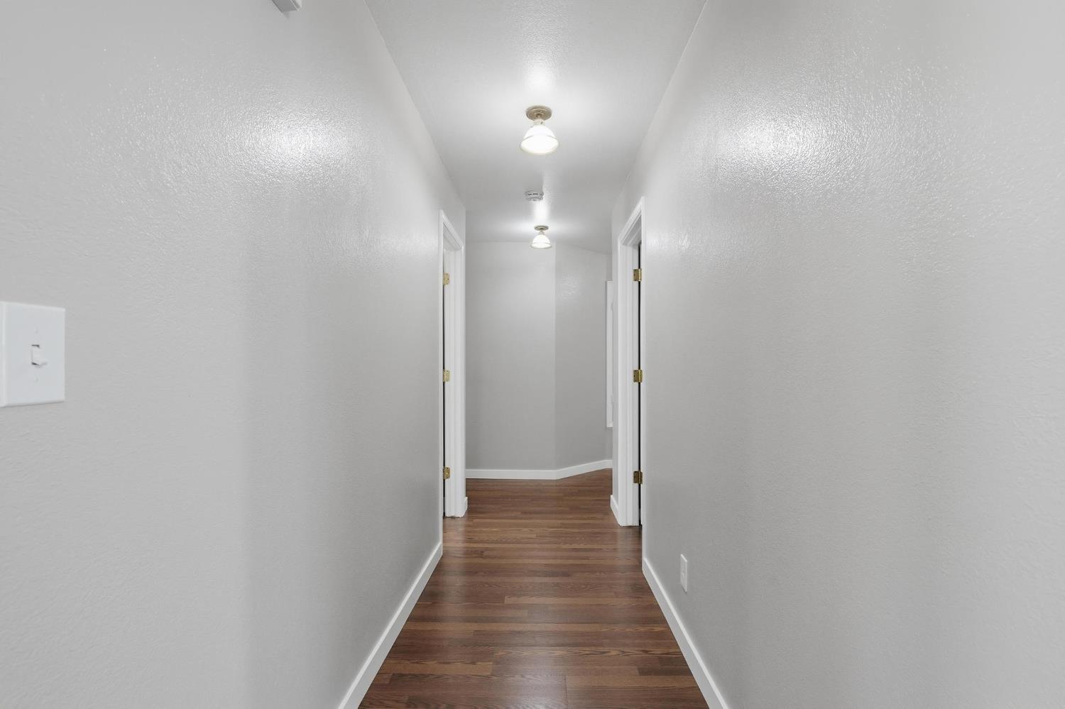 620 Teesdale Road Yuba City, CA 95991 - Photo 22 of 48 Hallway to Bedrooms Bathroom on left