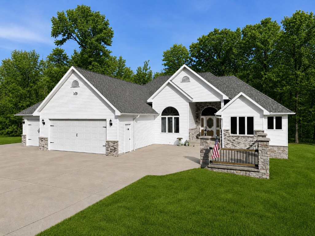 8505 257th Street Cadott, WI 54727 - Photo 1 of 38