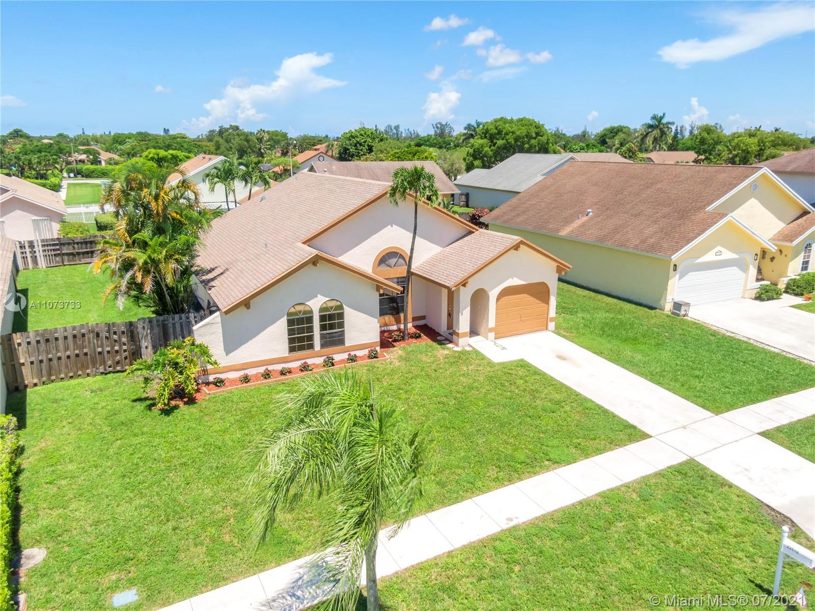22510 Grouper Court Boca Raton, FL 33428 - Photo 3 of 36