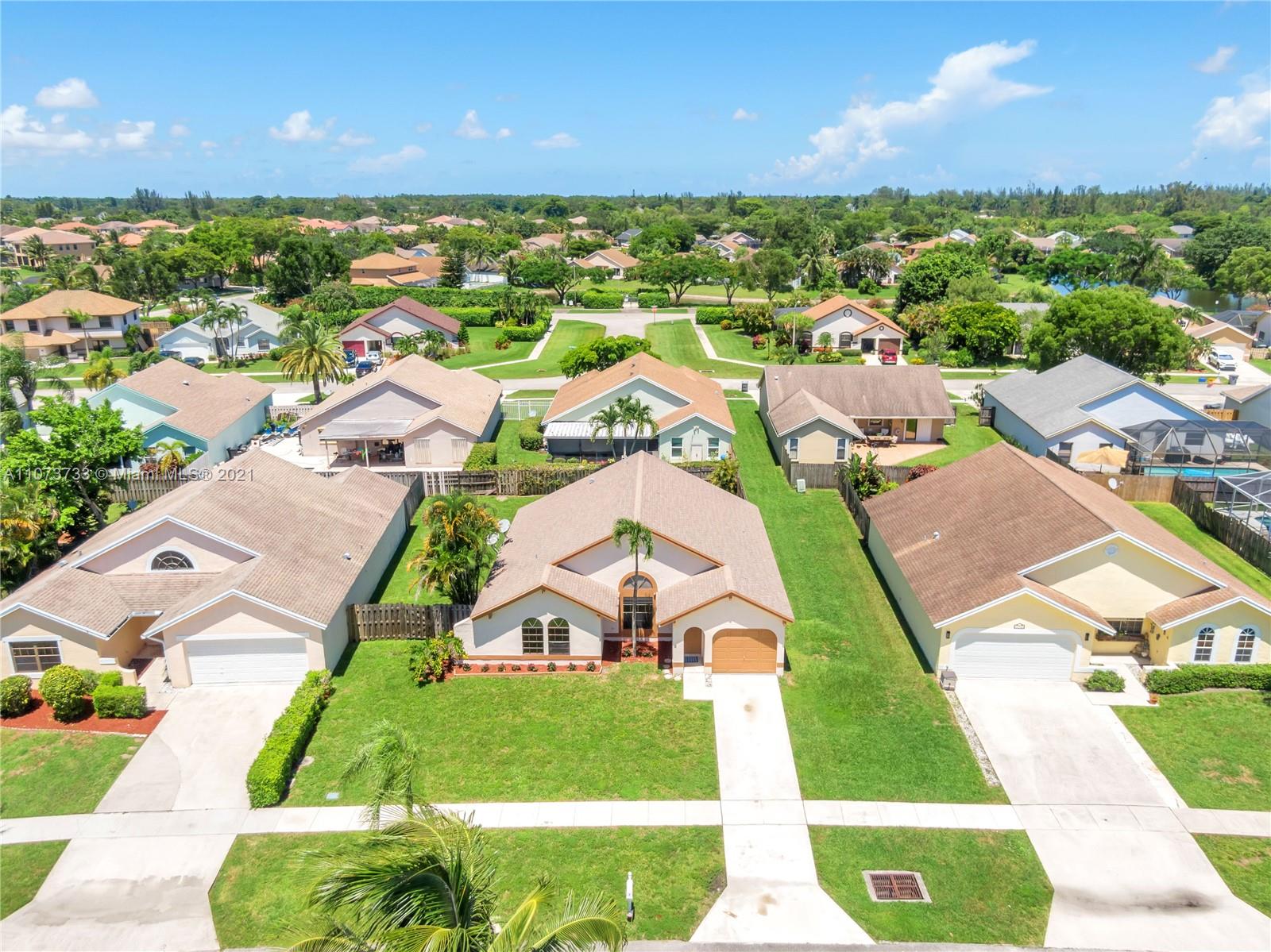 22510 Grouper Court Boca Raton, FL 33428 - Photo 4 of 36