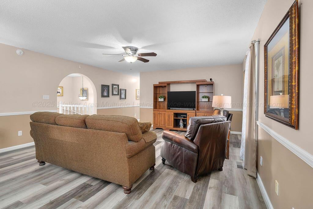 604 Edgil Grove Road Jasper, AL 35503 - Photo 5 of 29 Living Room
