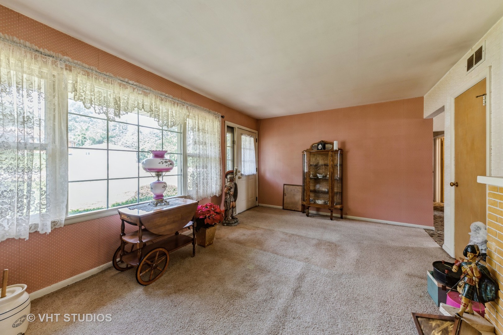 413 Village Road Willowbrook, IL 60527 - Photo 5 of 11 a view of a room with a window