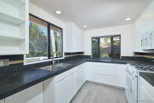 $995,000 | 3731 Brant Street, San Diego, CA 92103