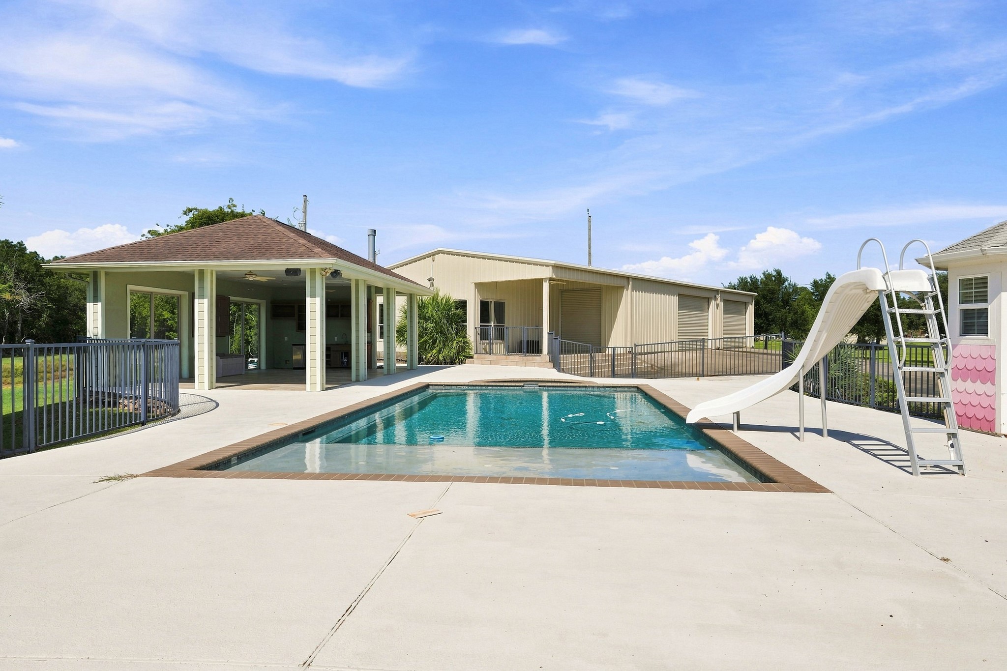 2904 Red Bluff Road Seabrook, TX 77586 - Photo 6 of 47 Gallery Image 6