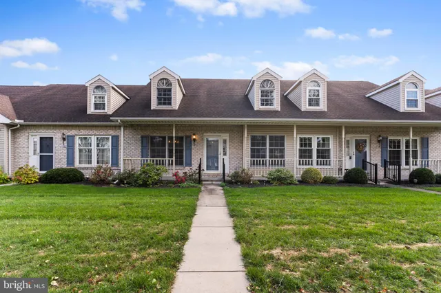 $348,000 | 1322 Georgetown Circle, Carlisle, PA 17013