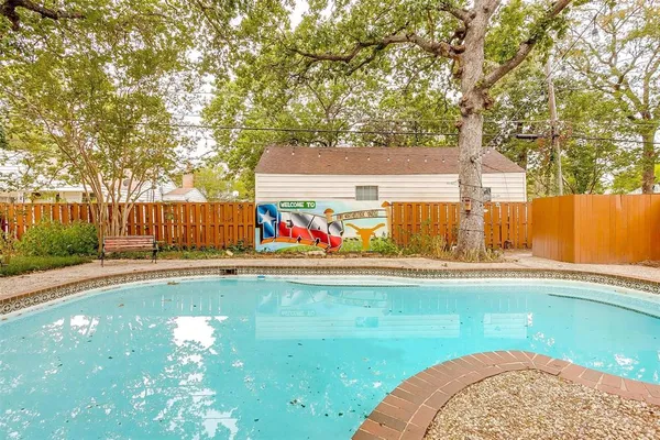 $535,000 | 1505 North Riverside Drive, Fort Worth, TX 76111