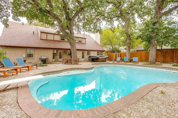 $535,000 | 1505 North Riverside Drive, Fort Worth, TX 76111