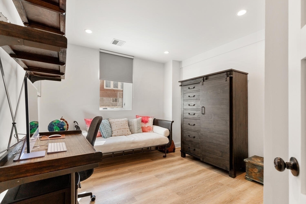 15 Higgins Street, Unit 15 Arlington, MA 02476 - Photo 30 of 41