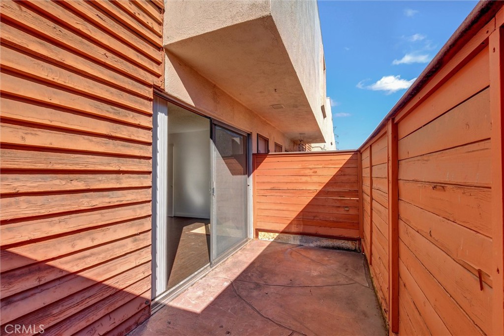 7033 Stewart And Gray Road, Unit 24 Downey, CA 90241 - Photo 13 of 39 a view of entryway