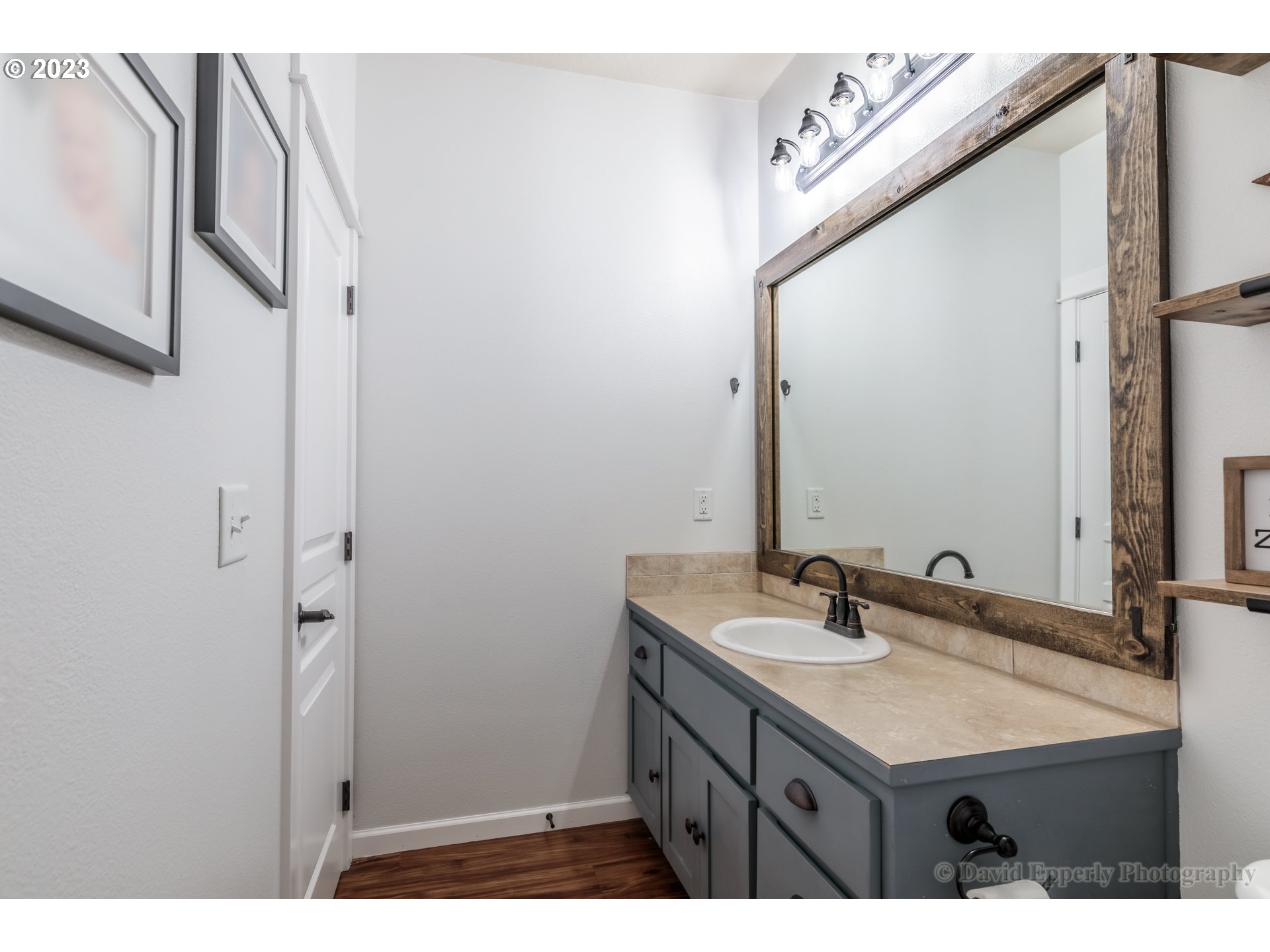 58696 Noble Road St. Helens, OR 97051 - Photo 11 of 14 Bathroom