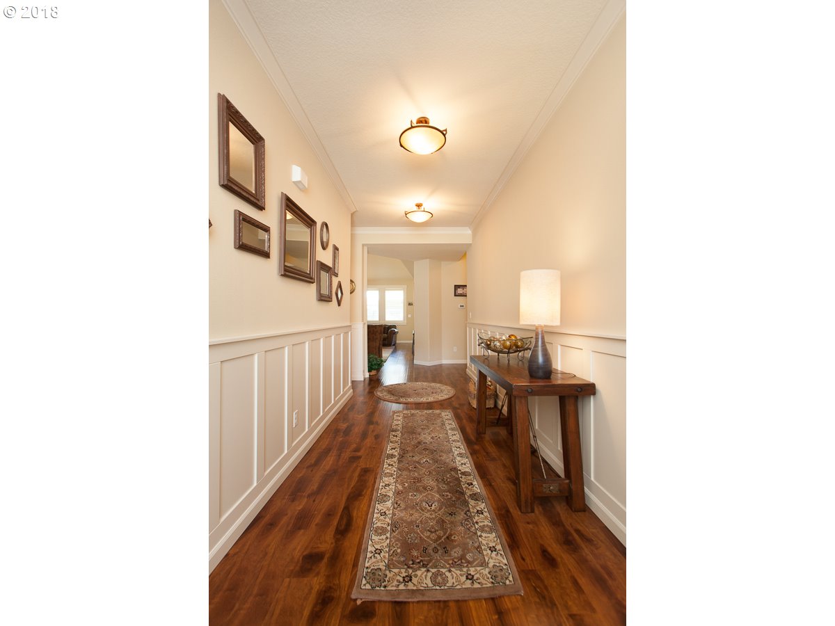 18756 Elder Road Oregon City, OR 97045 - Photo 3 of 22 Gallery Image 3