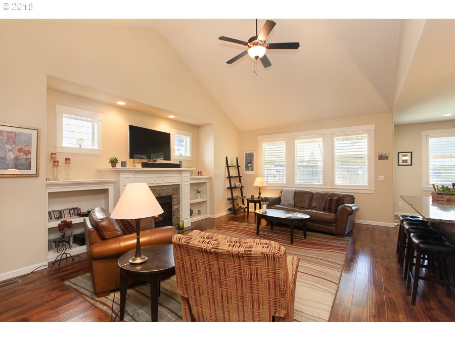 18756 Elder Road Oregon City, OR 97045 - Photo 4 of 22 Gallery Image 4