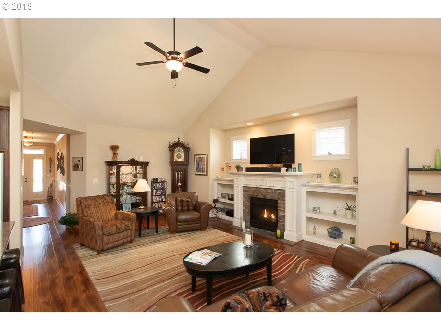 18756 Elder Road Oregon City, OR 97045 - Photo 8 of 22 Gallery Image 8