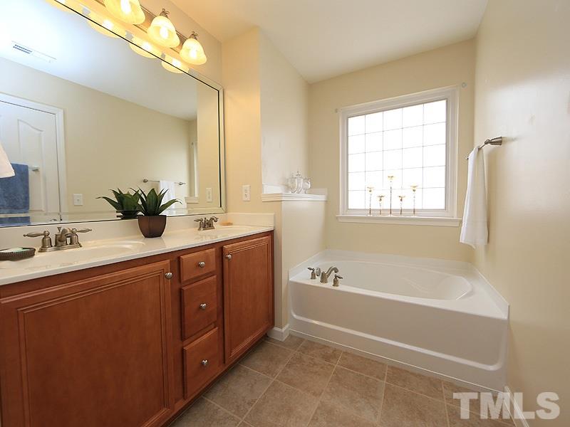 6010 McDevon Drive Raleigh, NC 27617 - Photo 14 of 20