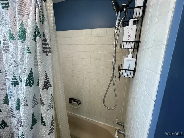 $269,900 | 5708 Aaron Drive, Lockport Town, NY 14094