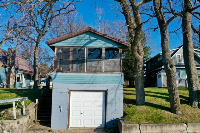 $1,300,000 | 14160 Indian Beach Road, Spicer, MN 56288