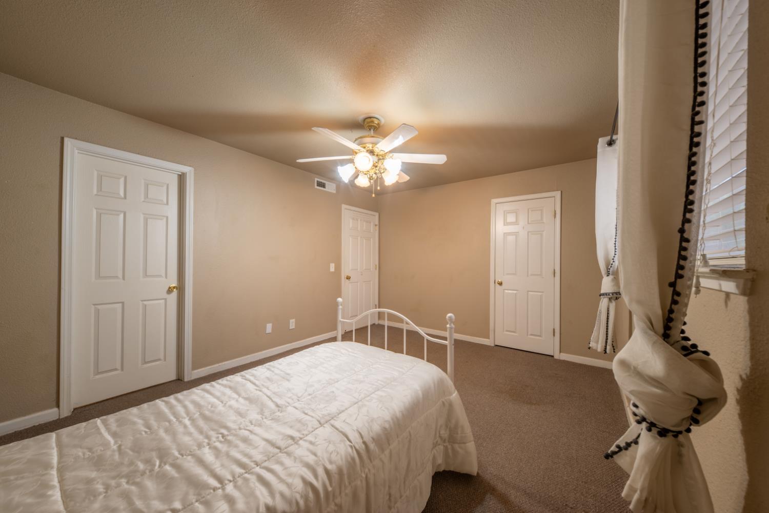 2430 Howard Road, Unit 35 Madera, CA 93637 - Photo 11 of 26