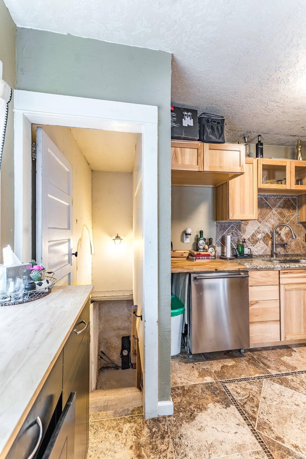 703 Southwest 7th Street Redmond, OR 97756 - Photo 14 of 19 AlpenglowPhotoLLC-14