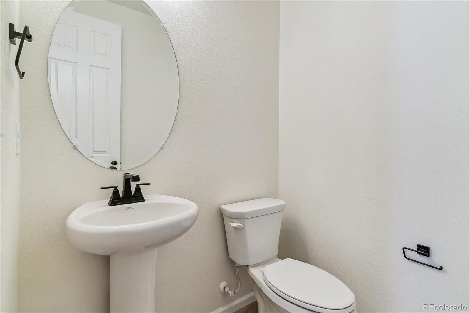 694 Penn Road Elizabeth, CO 80107 - Photo 3 of 34 Gallery Image 3