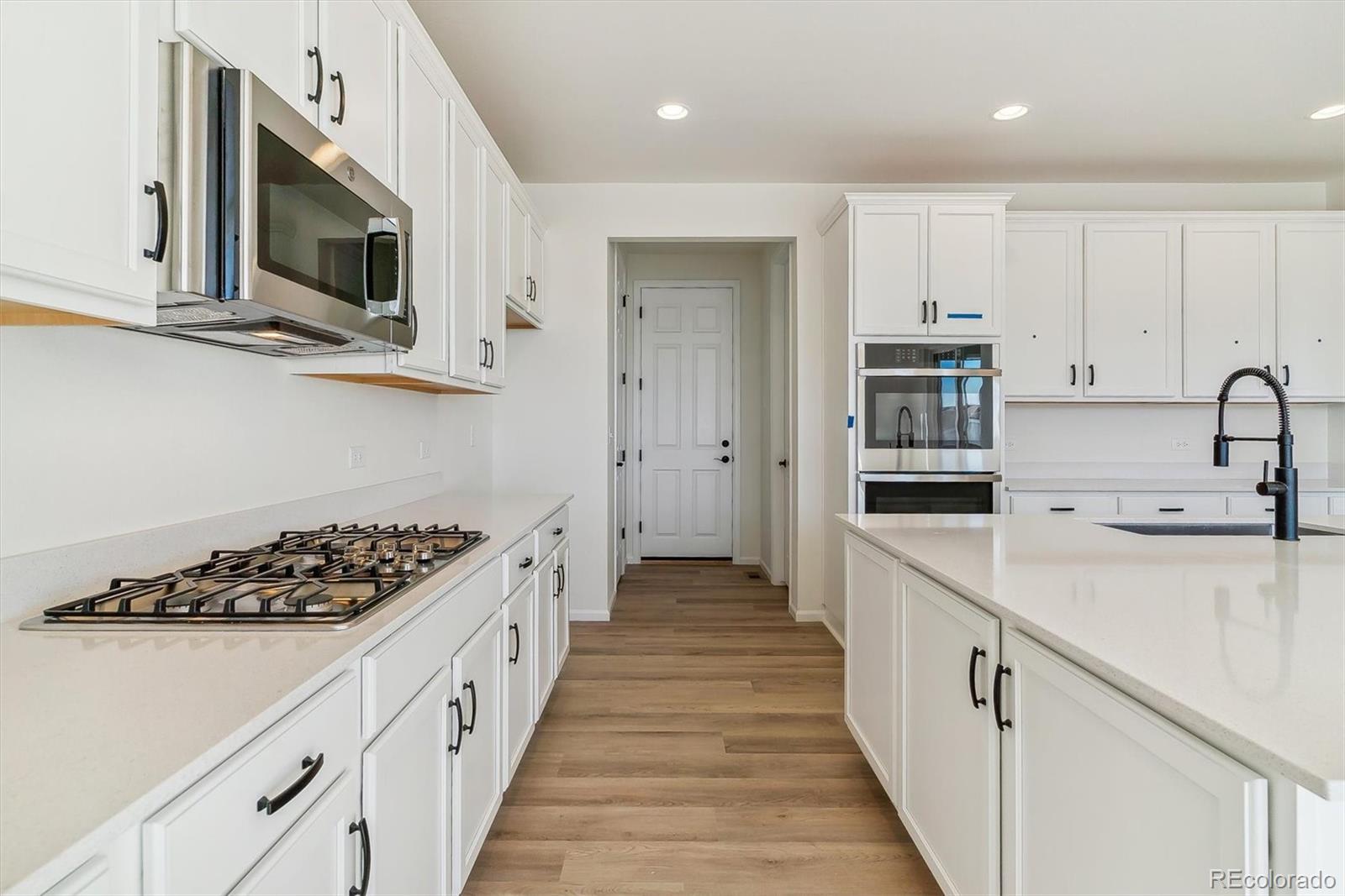 694 Penn Road Elizabeth, CO 80107 - Photo 6 of 34 Gallery Image 6