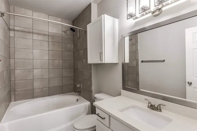 $1,480 | 19100 Glenwest Drive, Unit 221, Friendswood, TX 77546