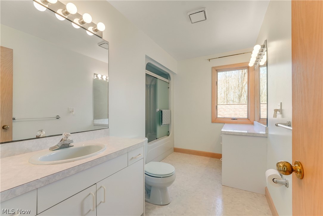 13015 Pearl Road Chardon, OH 44024 - Photo 35 of 50