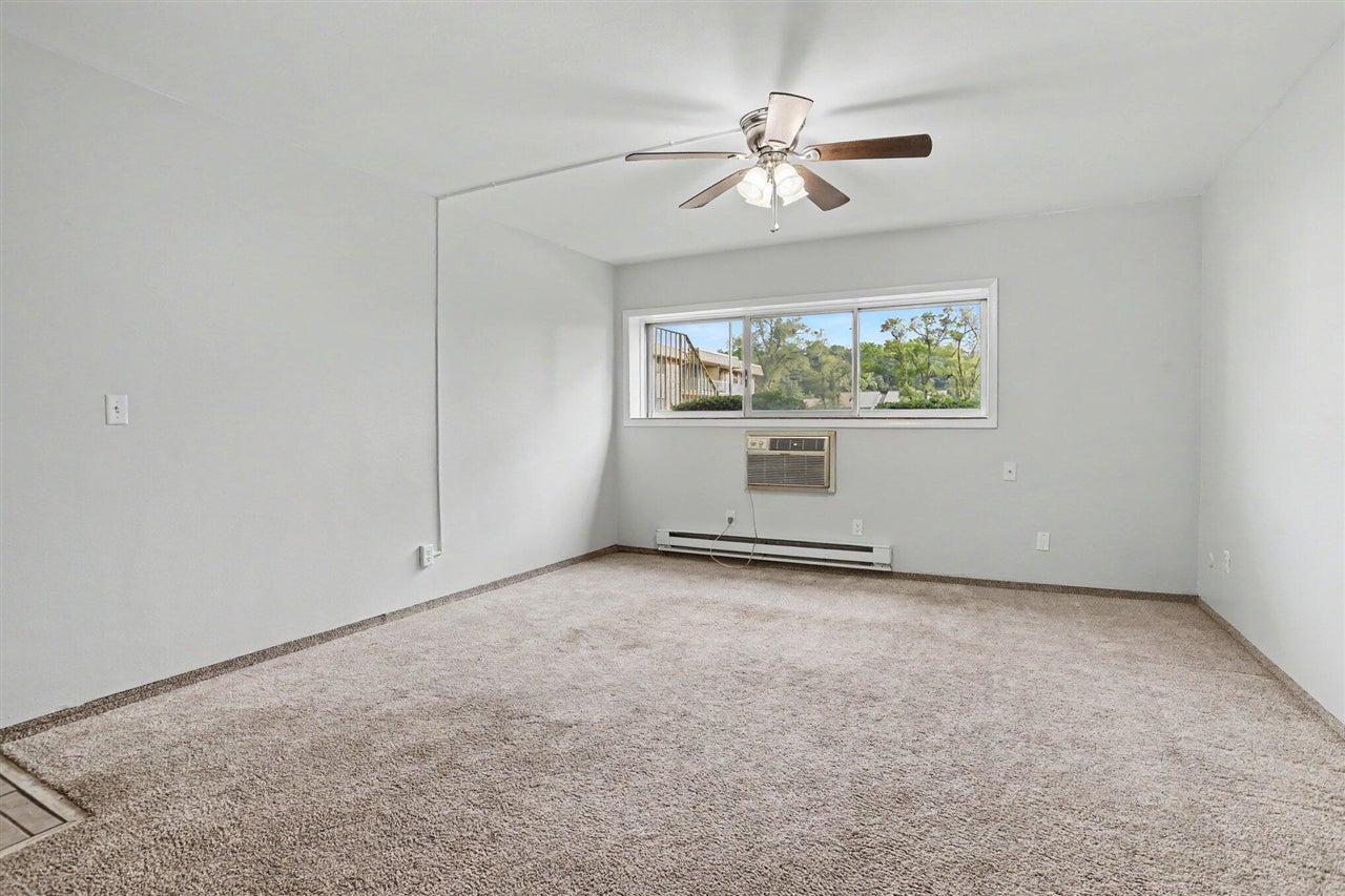722 West Kilgore Road, Unit 102 Kalamazoo, MI 49008 - Photo 4 of 15 Gallery Image 4