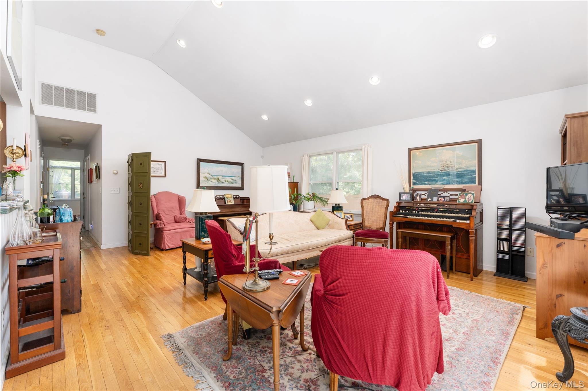 47 Suffolk Road Hampton Bays, NY 11946 - Photo 20 of 42