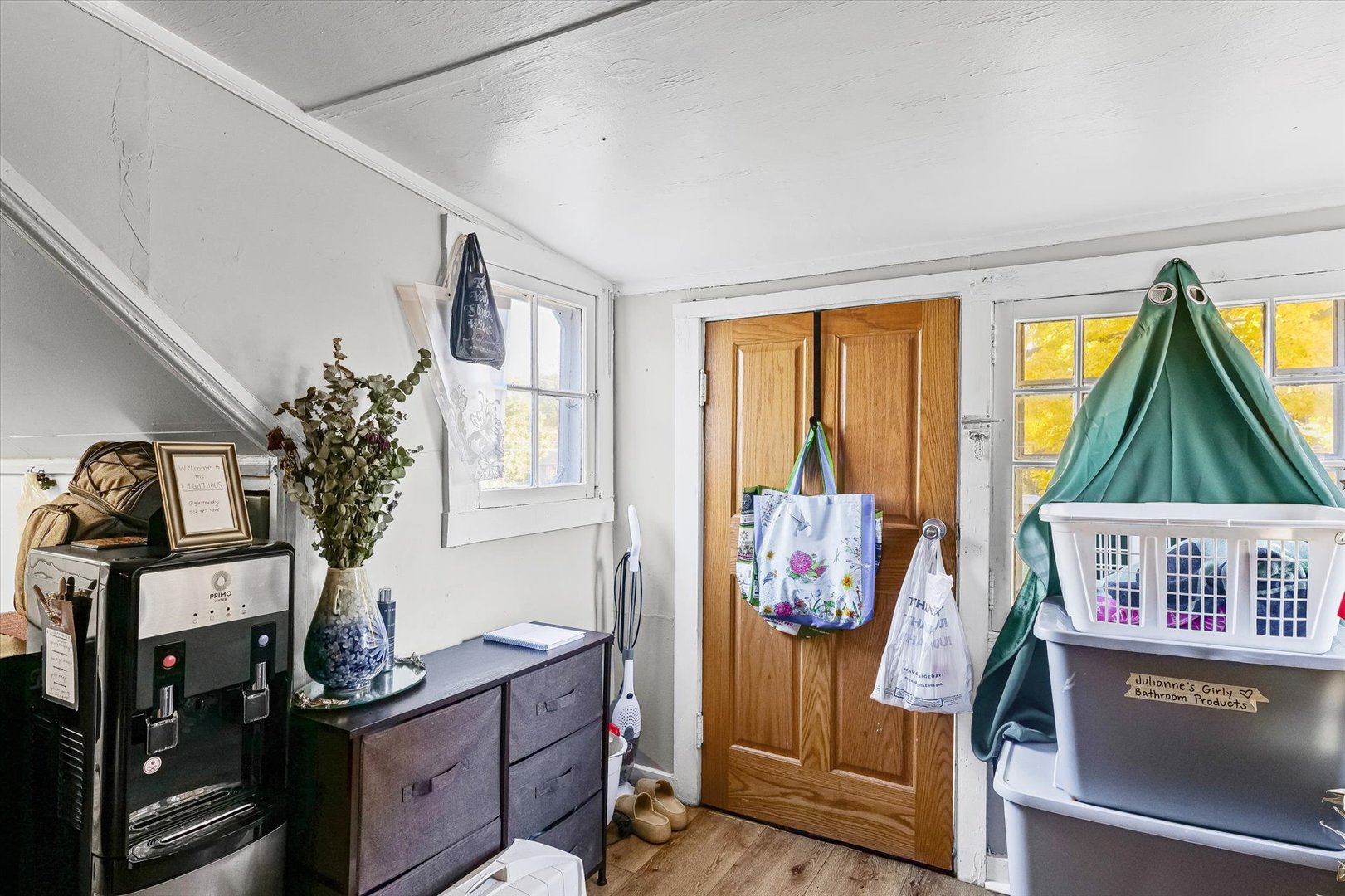 208 South Poplar Street Urbana, IL 61802 - Photo 22 of 30 a view of an entryway with furniture