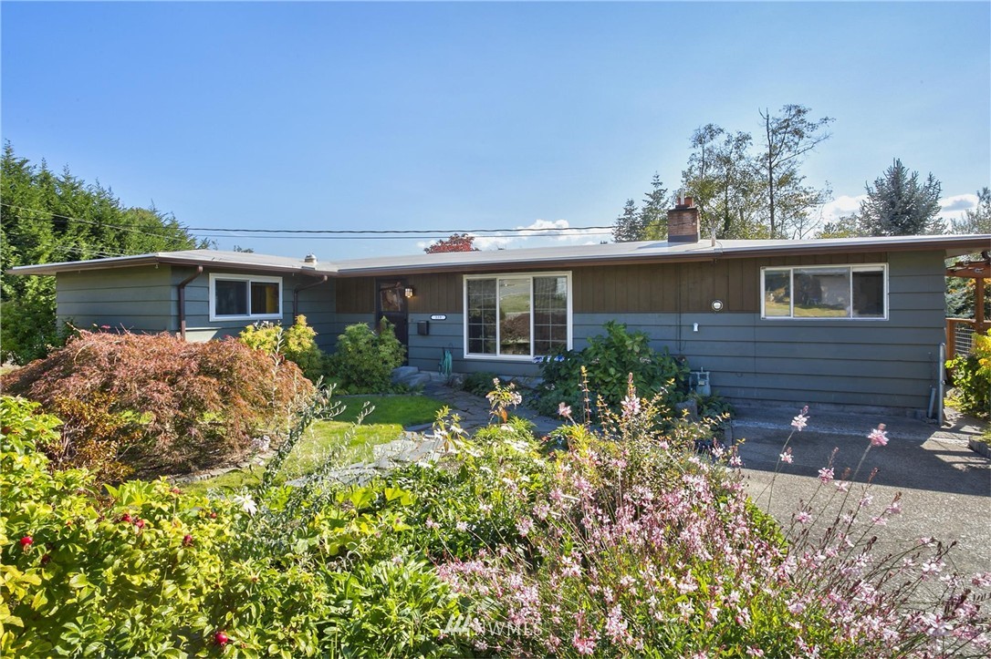 339 East 28th Street Bremerton, WA 98310 - Photo 2 of 24