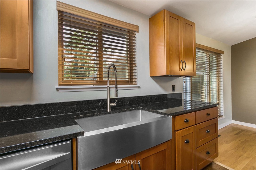 339 East 28th Street Bremerton, WA 98310 - Photo 11 of 24