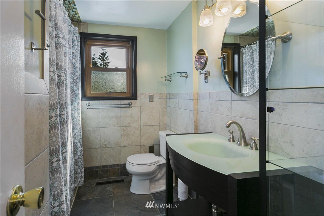 339 East 28th Street Bremerton, WA 98310 - Photo 12 of 24