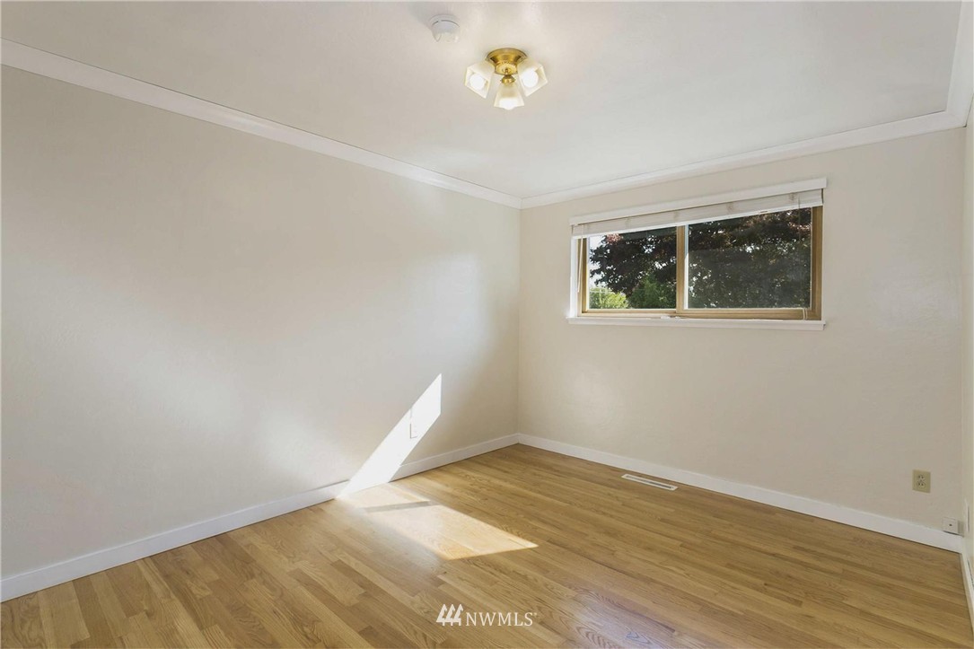 339 East 28th Street Bremerton, WA 98310 - Photo 13 of 24