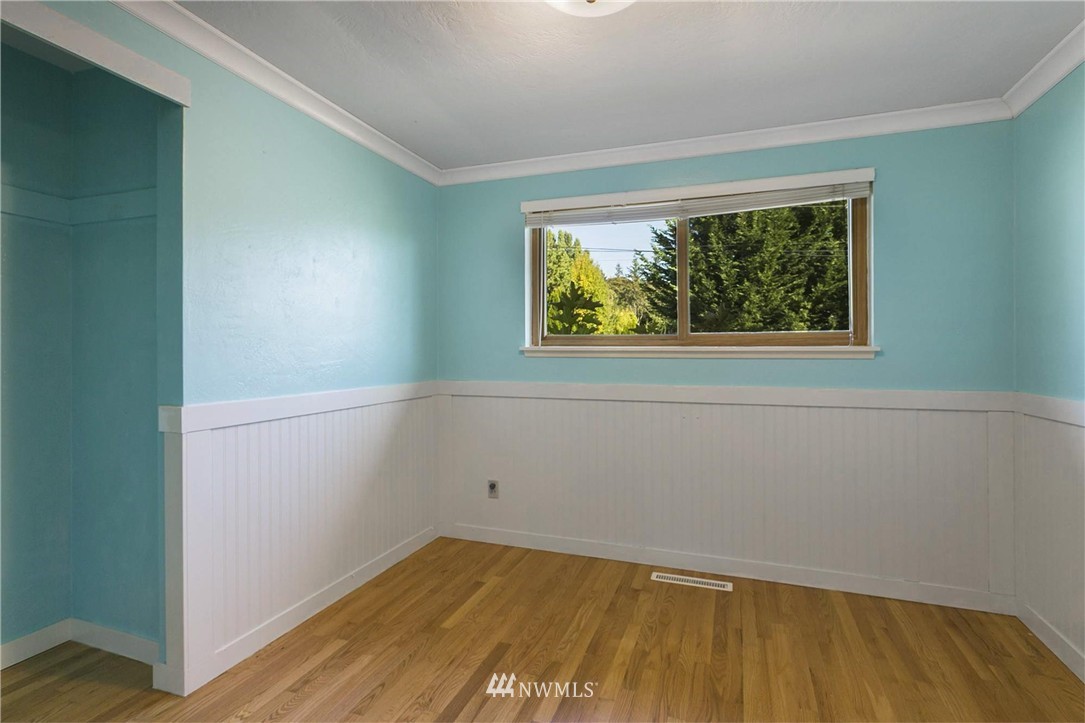 339 East 28th Street Bremerton, WA 98310 - Photo 14 of 24