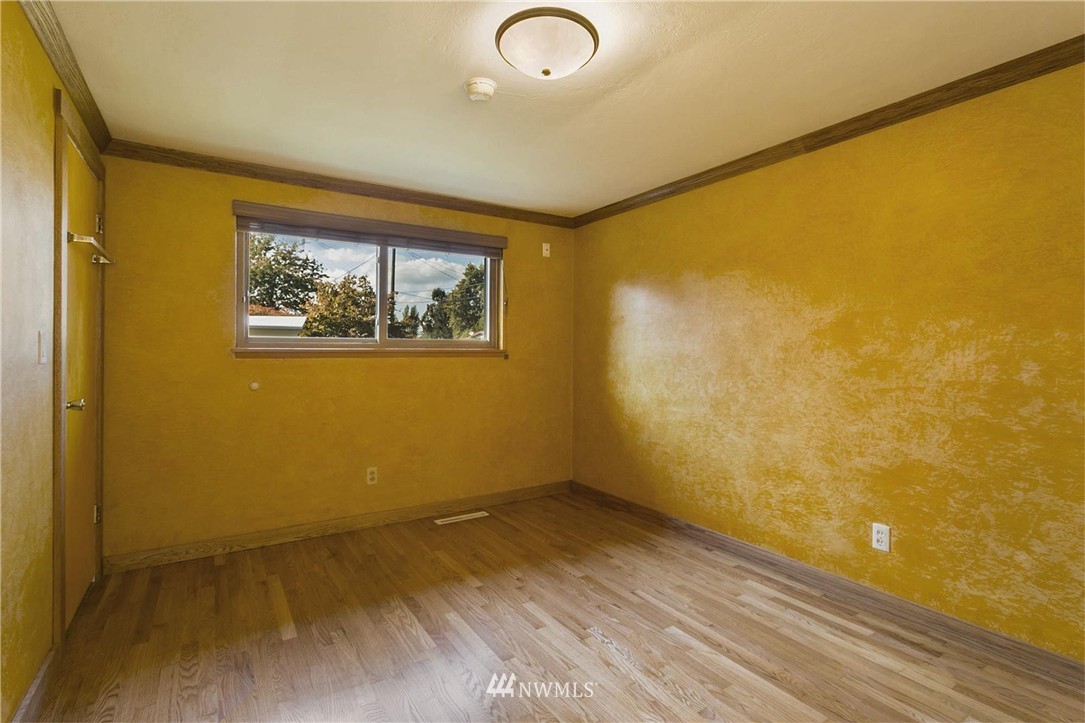 339 East 28th Street Bremerton, WA 98310 - Photo 15 of 24