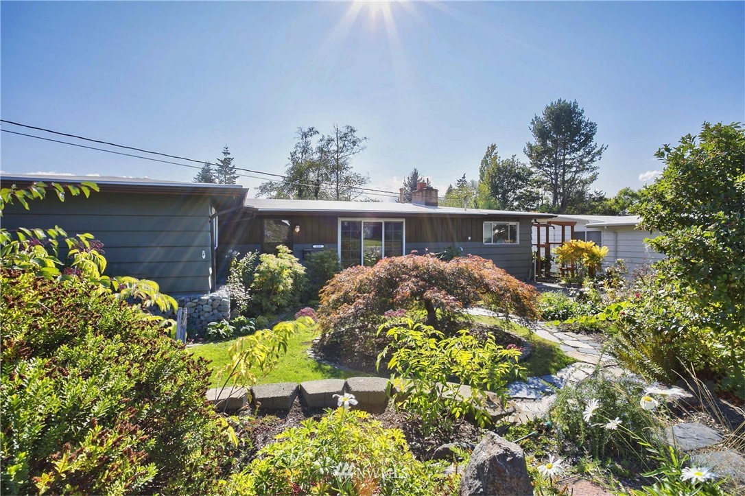 339 East 28th Street Bremerton, WA 98310 - Photo 3 of 24