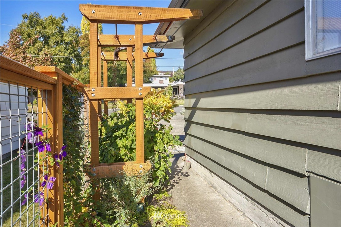 339 East 28th Street Bremerton, WA 98310 - Photo 21 of 24