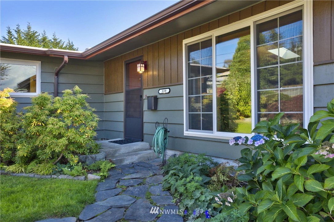 339 East 28th Street Bremerton, WA 98310 - Photo 4 of 24