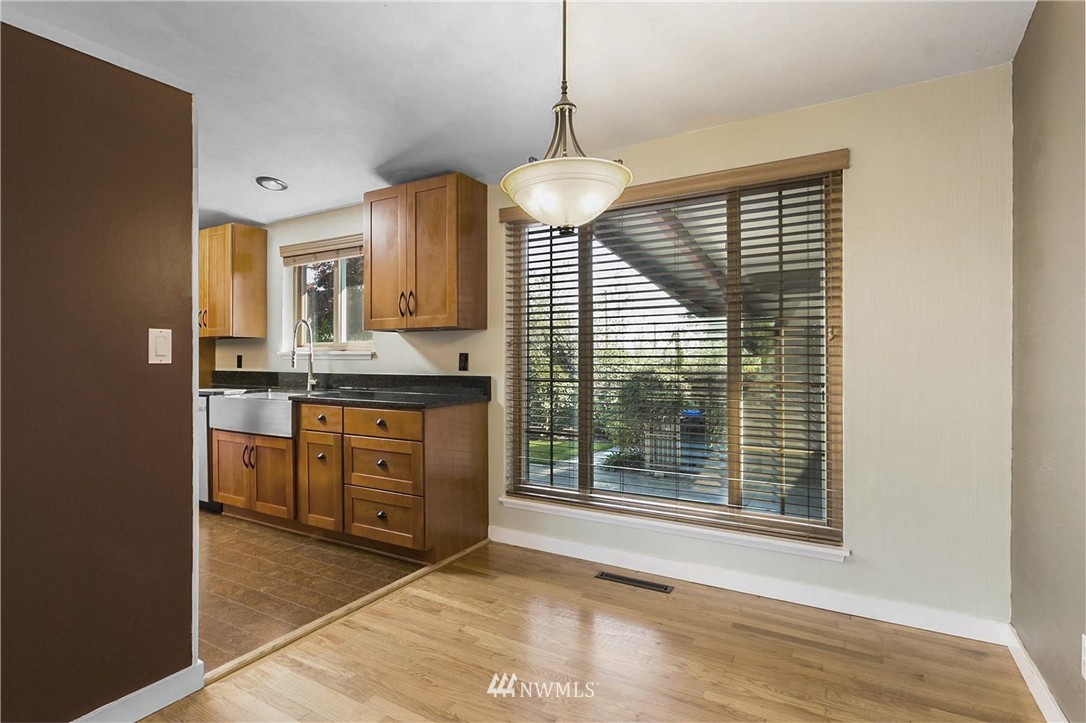 339 East 28th Street Bremerton, WA 98310 - Photo 8 of 24