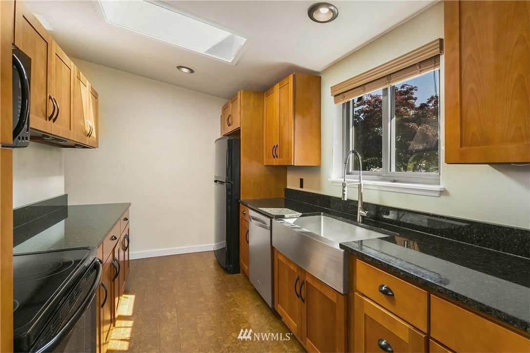 339 East 28th Street Bremerton, WA 98310 - Photo 9 of 24
