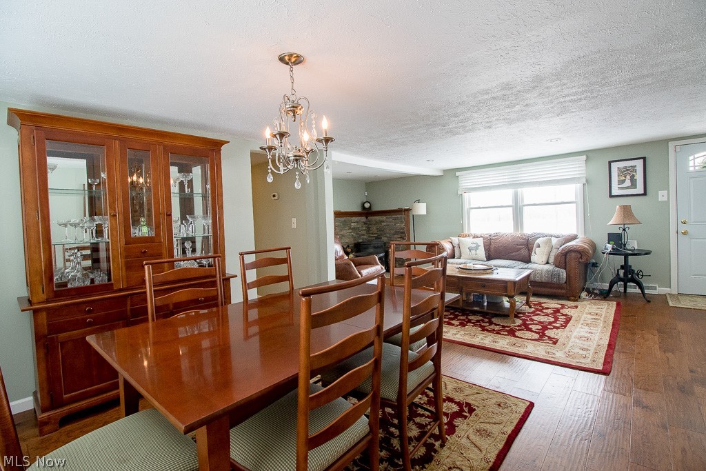 3527 Maple Road Jefferson, OH 44047 - Photo 5 of 22 Plenty of room to entertain and keep a large hutch here.