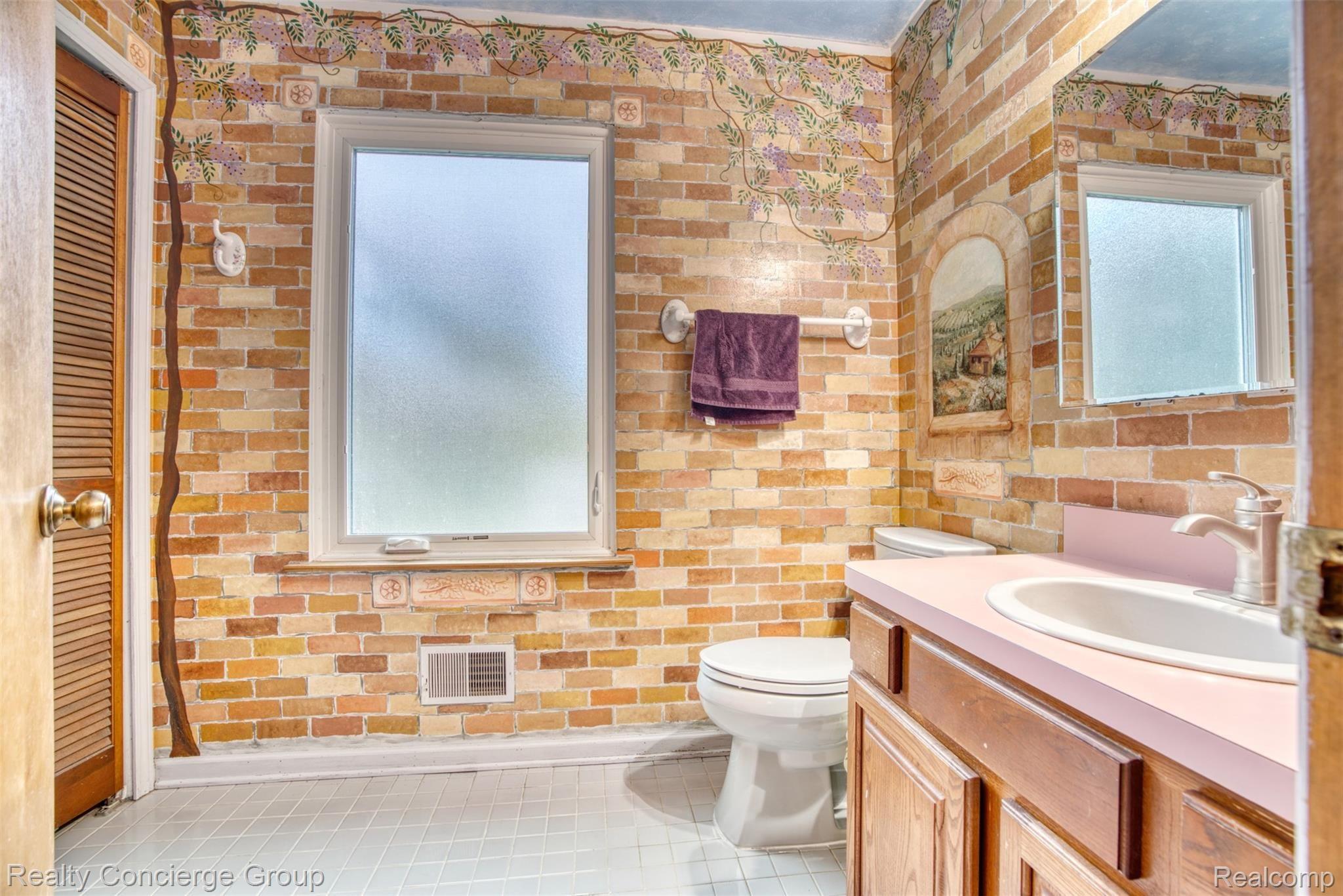 7507 Chilson Road Howell, MI 48843 - Photo 9 of 25 DSC04667_21.jpg