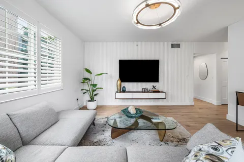 $875,000 | 250 Northeast 3rd Avenue, Unit 1209, Delray Beach, FL 33444