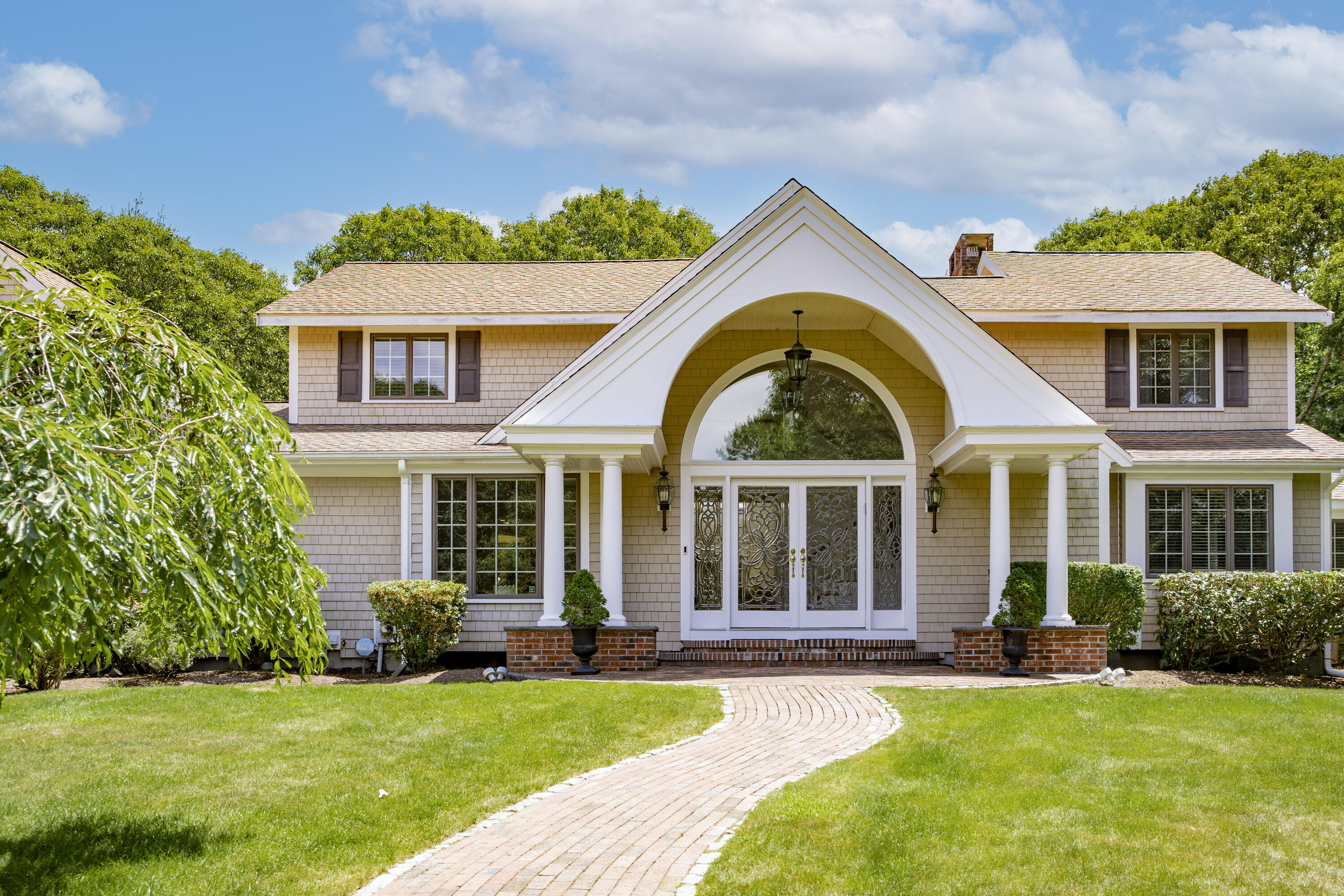 98 Bunker Hill Road Osterville, MA 02655 - Photo 4 of 88 a view of a house with a swimming pool