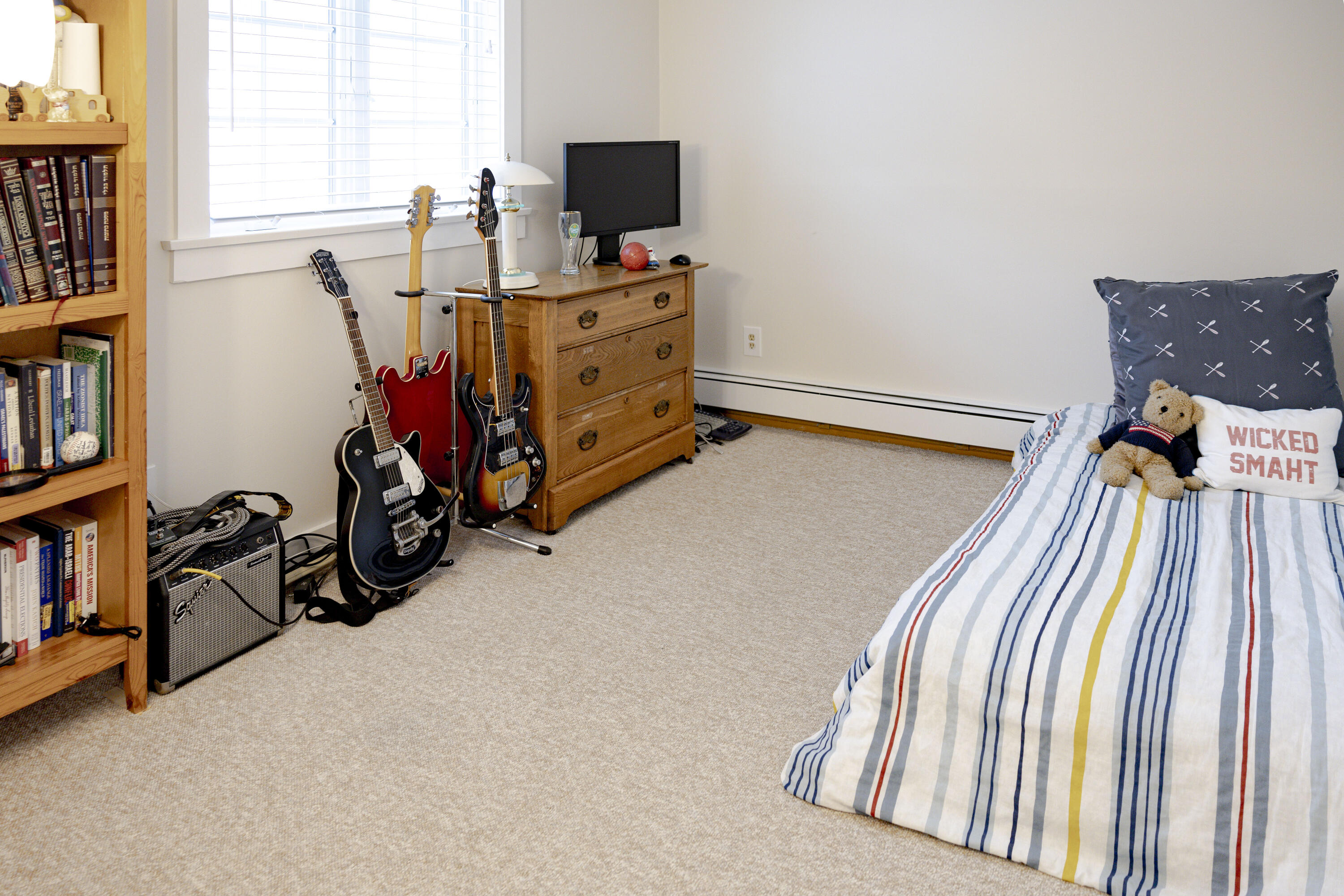 98 Bunker Hill Road Osterville, MA 02655 - Photo 62 of 88 a view of a room with toys and a window
