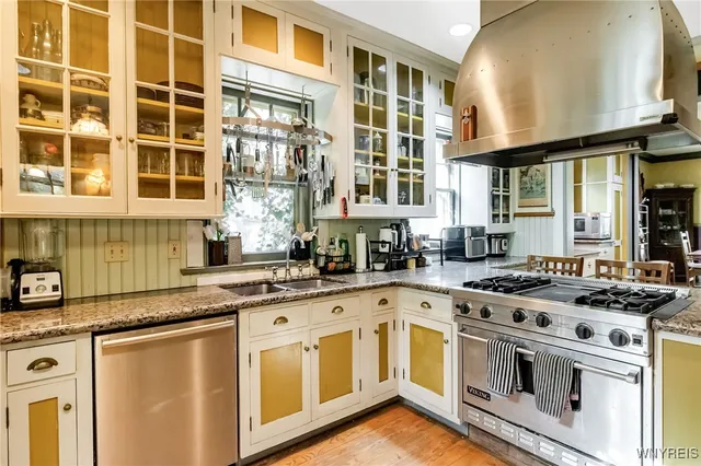 $899,000 | 189 Bidwell Parkway, Buffalo, NY 14222