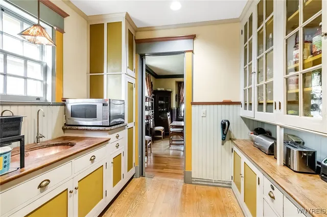 $899,000 | 189 Bidwell Parkway, Buffalo, NY 14222