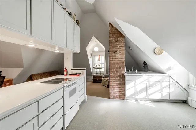 $899,000 | 189 Bidwell Parkway, Buffalo, NY 14222