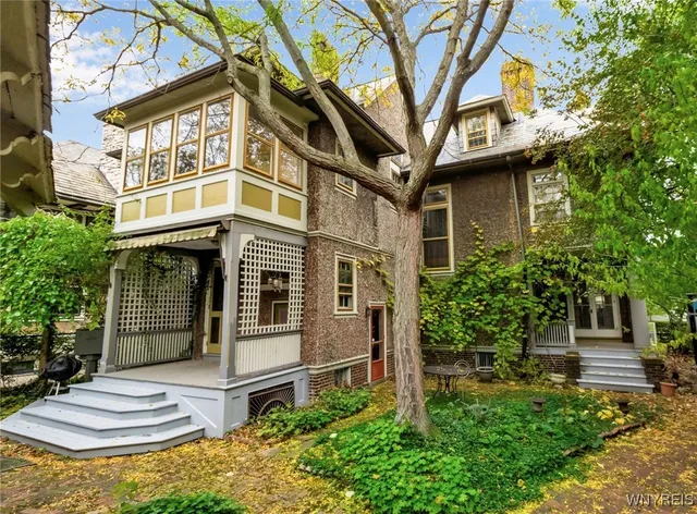 $899,000 | 189 Bidwell Parkway, Buffalo, NY 14222