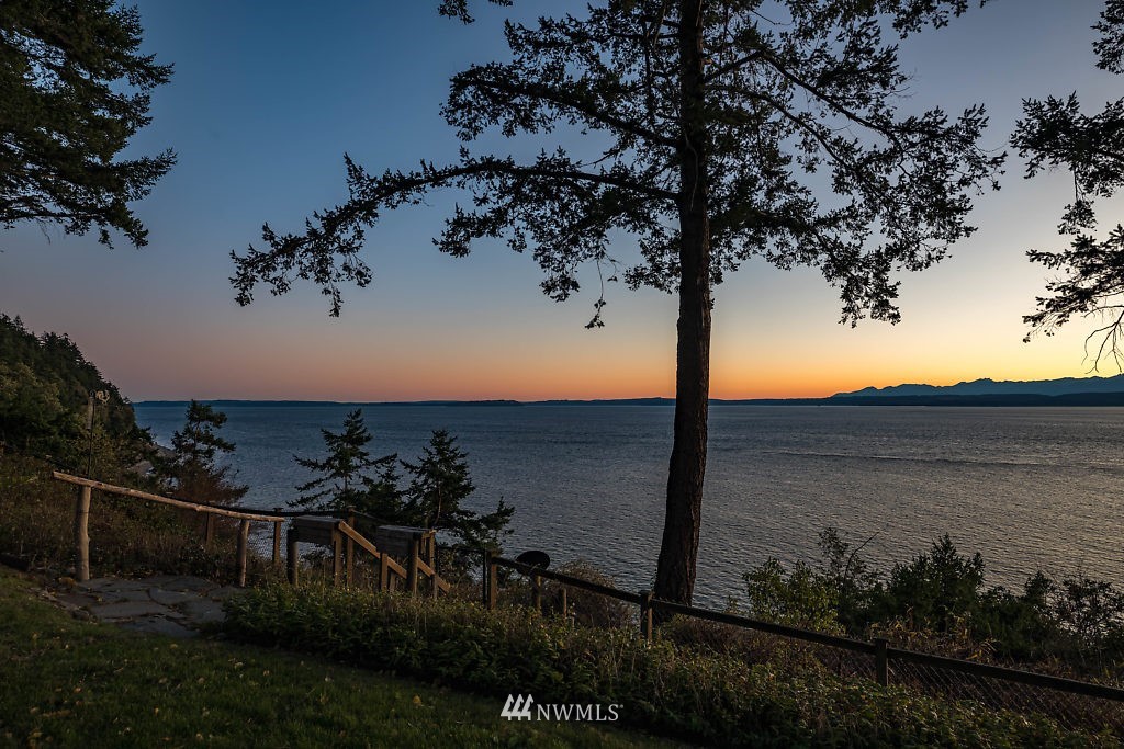 5036 Scurlock Road Freeland, WA 98249 - Photo 3 of 25 a view of a street